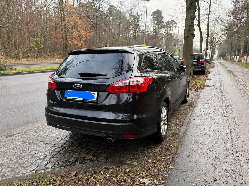 Gebraucht Ford Focus 115 PS (84 kW) 2012 Schwarz Kombi