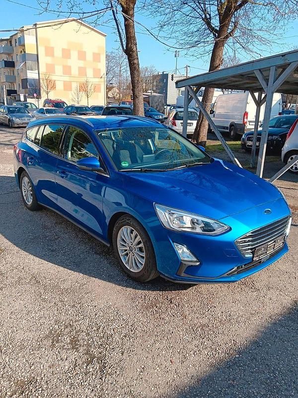 Gebraucht Ford Focus Titanium 120 PS (88 kW) 2019 Blau Kombi