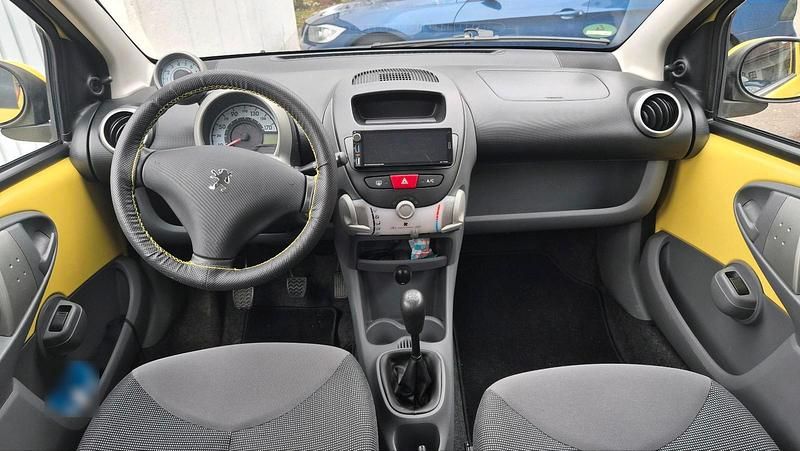 Gebraucht Peugeot 107 70 PS (51 kW) 2005 Gelb Kleinwagen