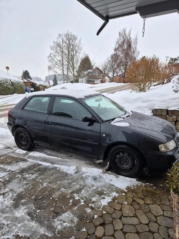 Grau Gebraucht 1997 Audi A3 Kleinwagen | 800 € (Superpreis) - Bild 1/4