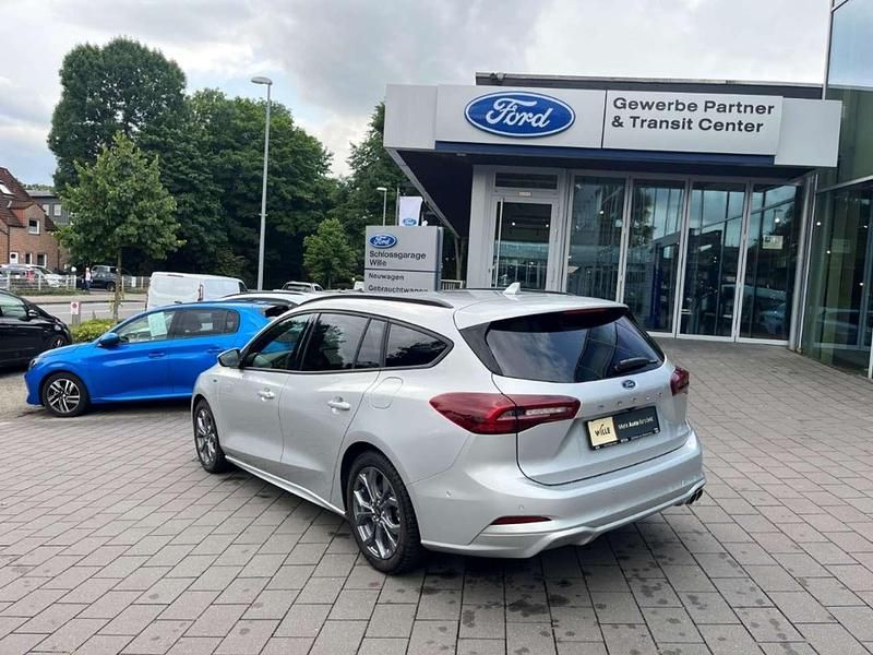 Gebraucht Ford Focus ST-Line 125 PS (91 kW) 2023 Polarsilber metallic Kombi