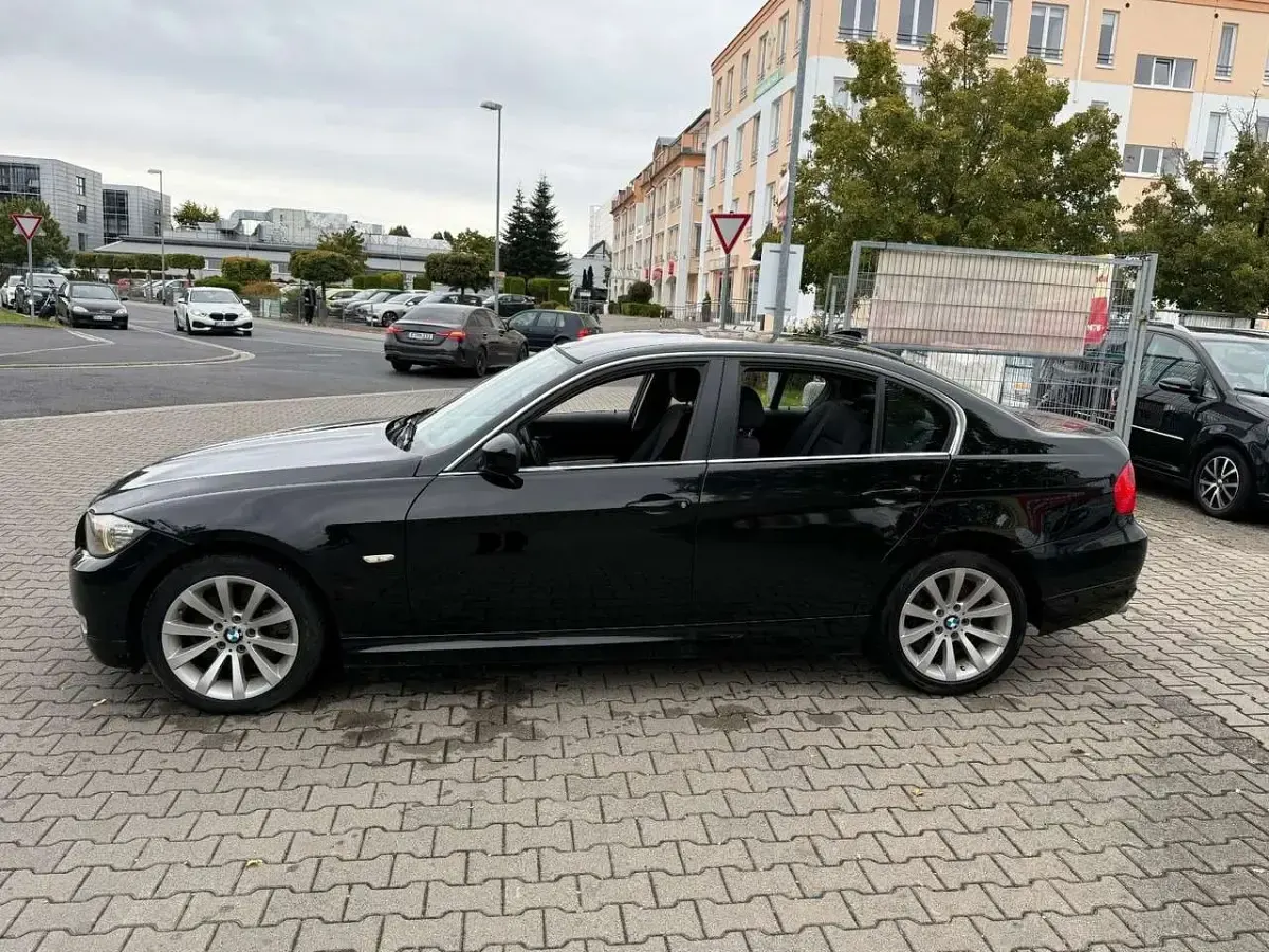Occasion BMW 330 Performance 245 ch (180 kW) 2011 Noir Berline
