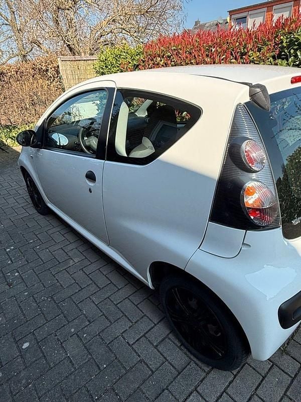 Gebraucht Citroën C1 68 PS (50 kW) 2012 Weiß Kleinwagen