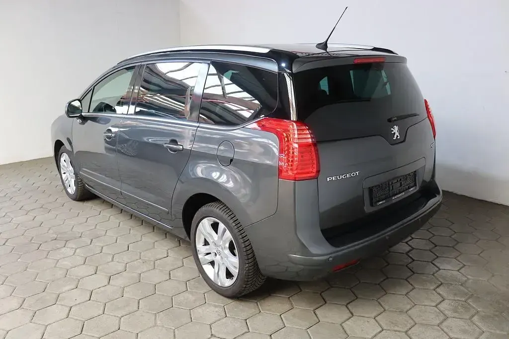 Gebraucht Peugeot 5008 Platinum 150 PS (110 kW) 2010 Grau Van / Kleinbus