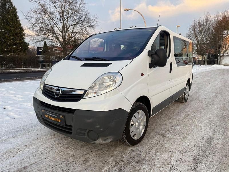Gebraucht Opel Vivaro 114 PS (83 kW) 2009 Weiß Van / Kleinbus