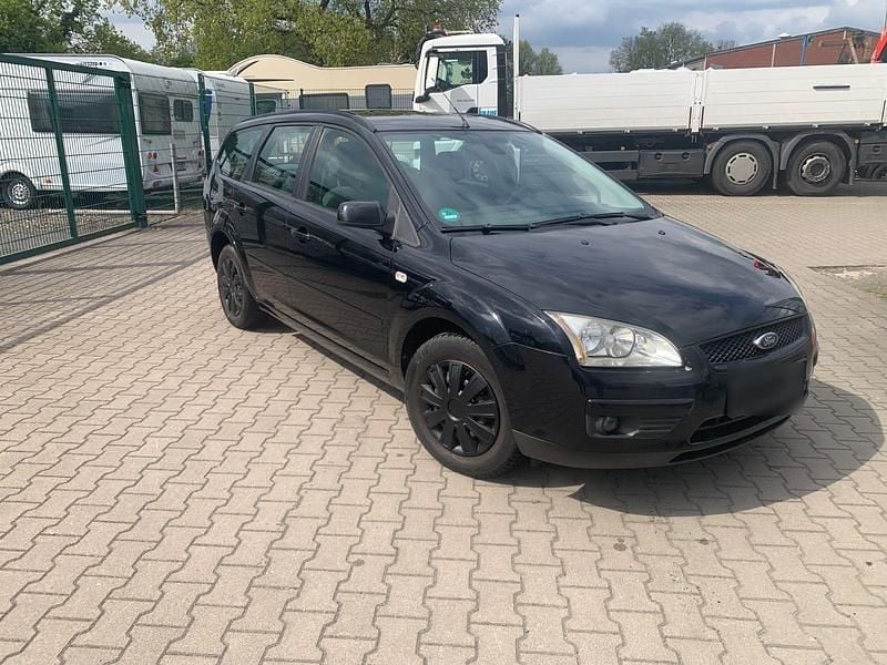 Second-hand Ford Focus Ambiente 101 CP (74 kW) 2007 Negru Break