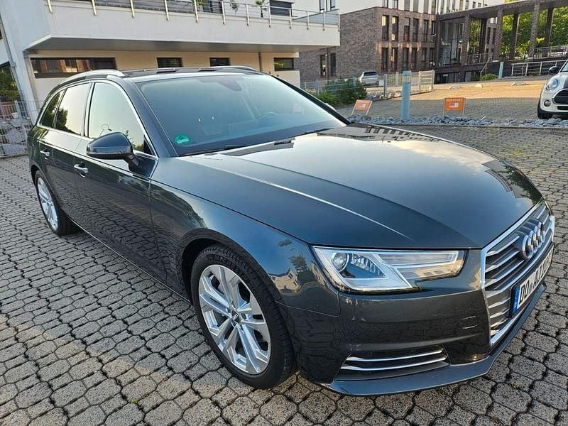 Grau Gebraucht 2017 Audi A4 Sport Limousine | 16.500 € (Fairer Preis) - Bild 1/4