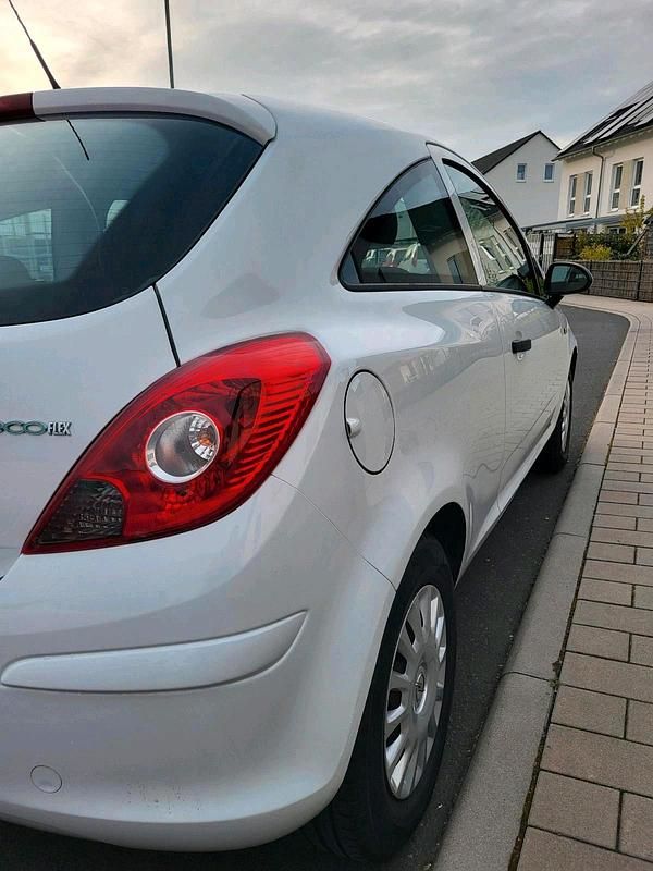 Second-hand Opel Corsa 60 CP (44 kW) 2009 Alb Hatchback