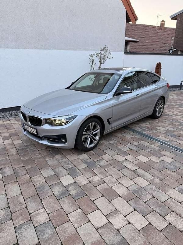 Gebraucht BMW 320 Sport Line 184 PS (135 kW) 2017 Grau Kleinwagen