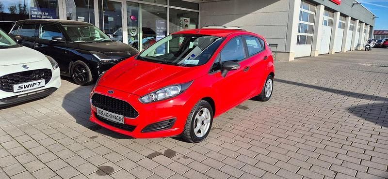 Gebraucht Ford Fiesta Ambiente 60 PS (44 kW) 2016 Rot Limousine