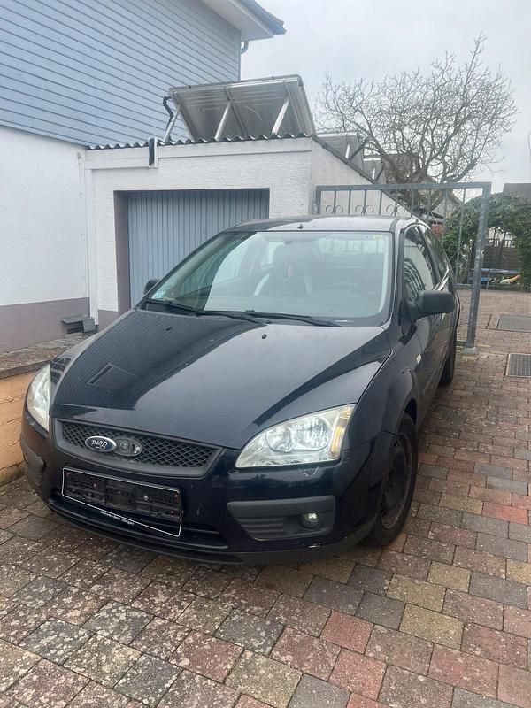 Second-hand Ford Focus 80 CP (58 kW) 2005 Albastru Coupe