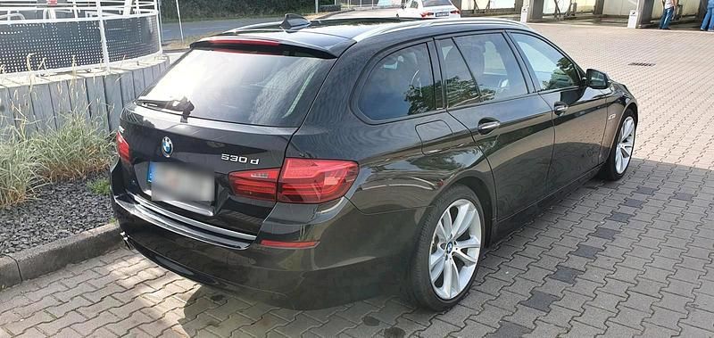 Gebraucht BMW 530 Luxury Line 258 PS (189 kW) 2014 Schwarz Kombi