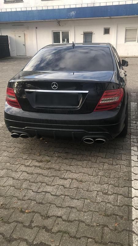 Gebraucht Mercedes C350 231 PS (169 kW) 2009 Schwarz Limousine