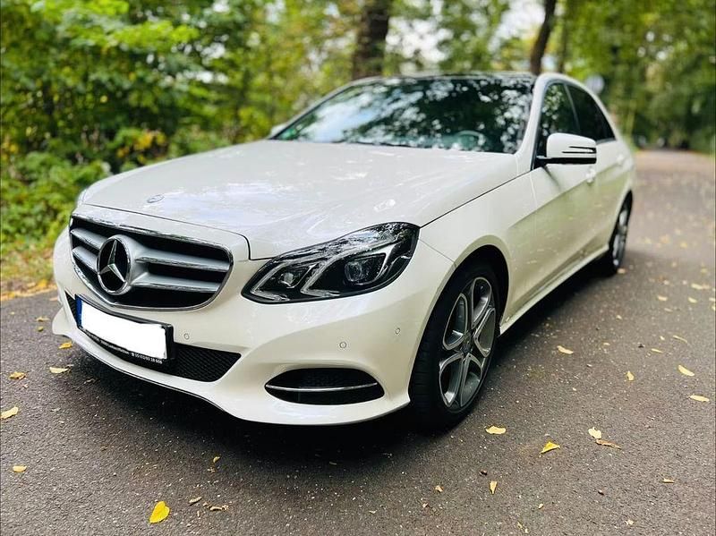 Gebraucht Mercedes E250 Avantgarde 211 PS (155 kW) 2013 Weiß Limousine