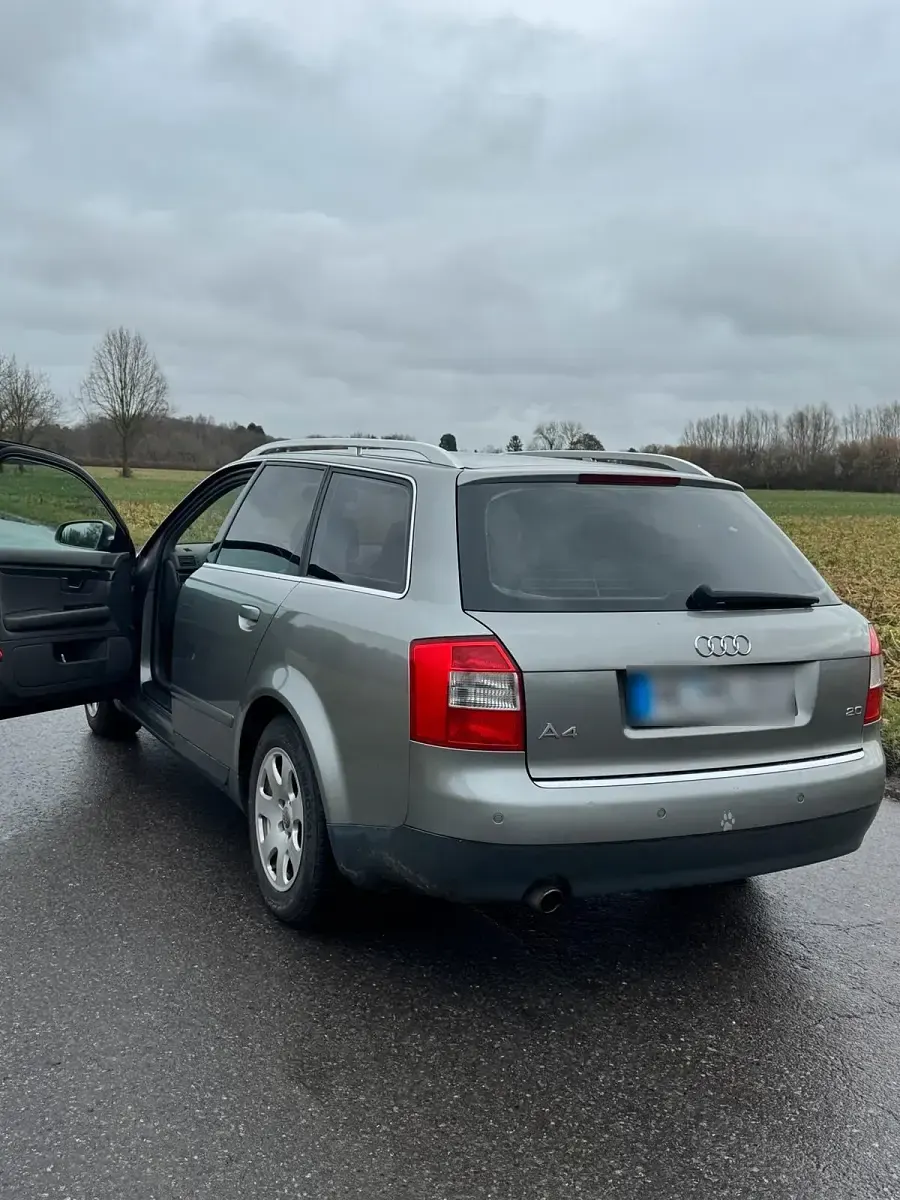 Gebraucht Audi A4 130 PS (95 kW) 2003 Grau Kombi