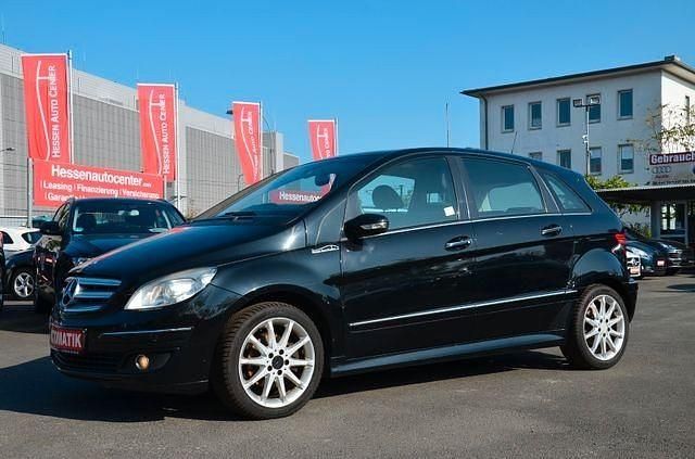 Kosmosschwarz metalliclack Gebraucht 2008 Mercedes B200 Van / Kleinbus | 5.900 € (Fairer Preis) - Bild 1/4