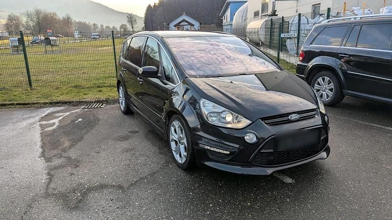 Gebraucht Ford S-MAX S 163 PS (119 kW) 2015 Schwarz Van / Kleinbus