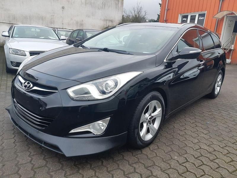 Schwarz Gebraucht 2012 Hyundai i40 Style Kombi | 5.490 € (Fairer Preis) - Bild 1/4