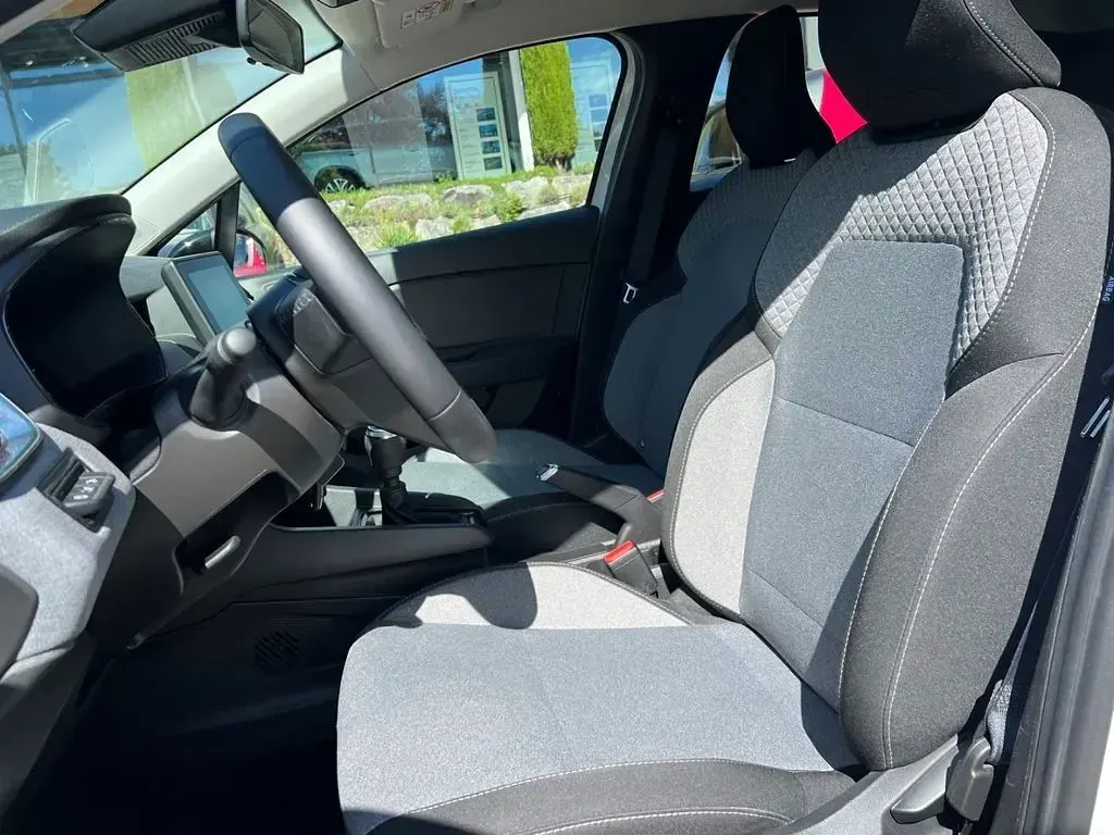 Second-hand Renault Clio V Evolution 91 CP (66 kW) 2025 Gri Hatchback