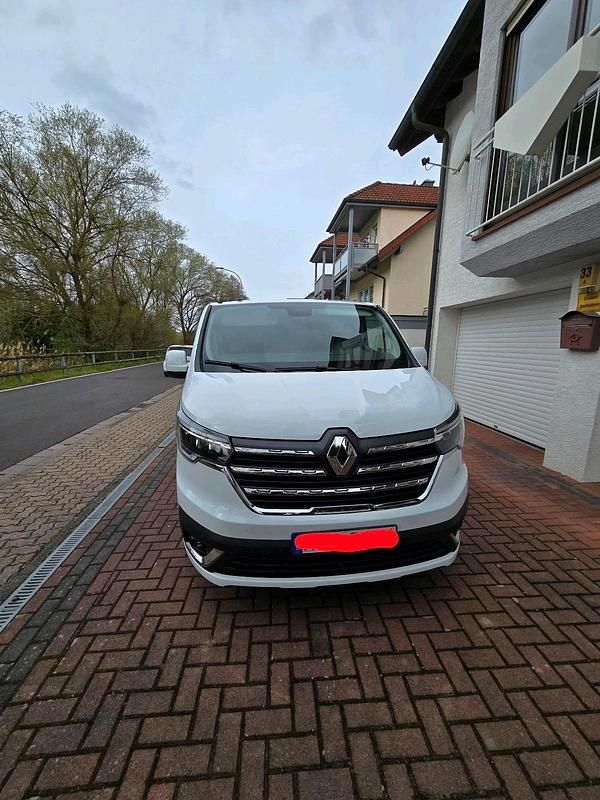 Second-hand Renault Trafic 150 CP (110 kW) 2023 Alb Monovolum