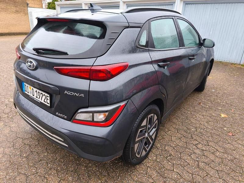Gebraucht Hyundai Kona 100 kW (136 PS) 2023 Grau SUV
