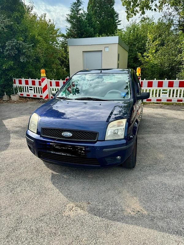 Blau Gebraucht 2002 Ford Fusion Limousine | 3.000 € (Fairer Preis) - Bild 1/4