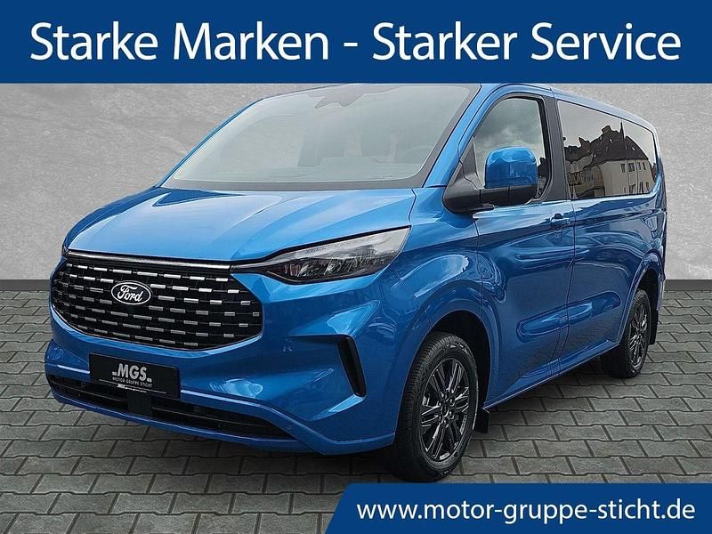 Digital aqua blue metallic Neu 2025 Ford Tourneo Custom Titanium Limousine | 46.886 € (Guter Preis) - Bild 1/4