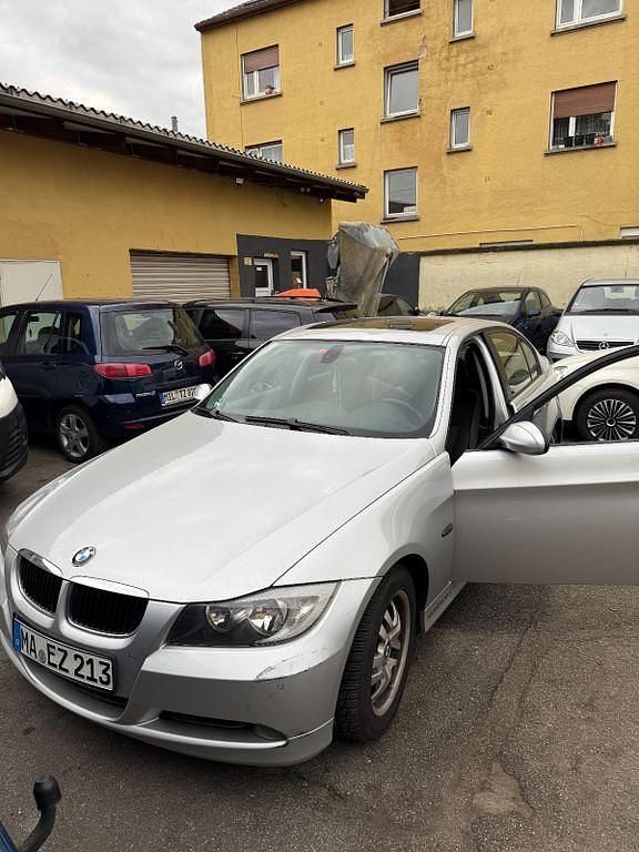 Silber Gebraucht 2007 BMW 320 Sport Line Limousine | 4.100 € (Guter Preis) - Bild 1/4