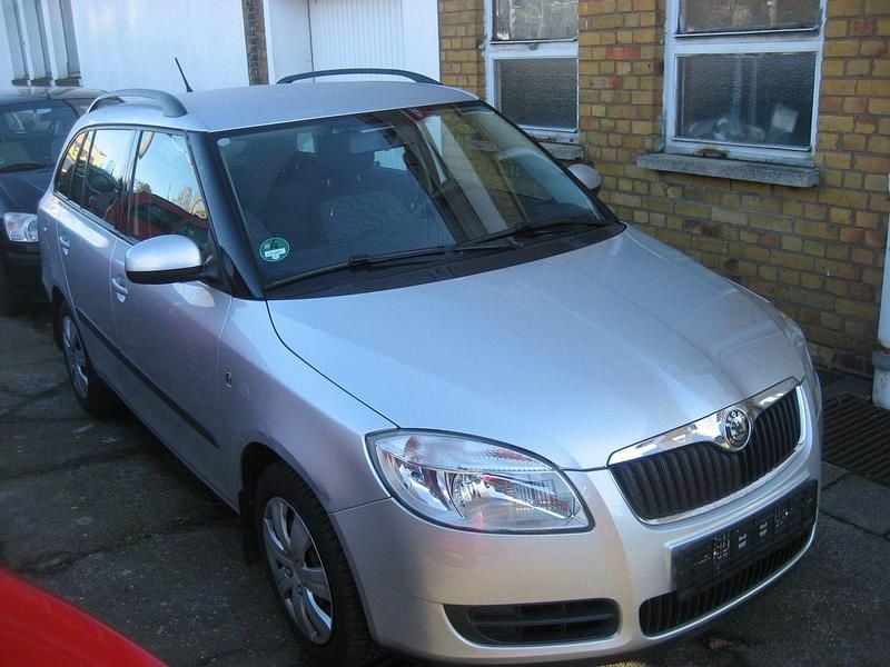 Gebraucht Skoda Fabia Ambiente 86 PS (63 kW) 2010 Silber Kombi