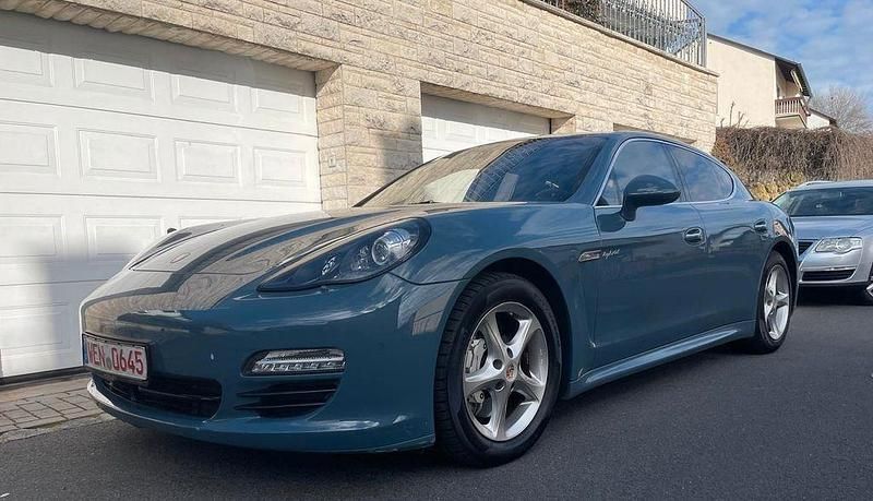 Gebraucht Porsche Panamera 333 PS (244 kW) 2012 Blau Kleinwagen
