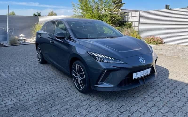 Grau Gebraucht 2025 MG MG4 EV Luxury Kleinwagen | 29.970 € (Teuer) - Bild 1/4
