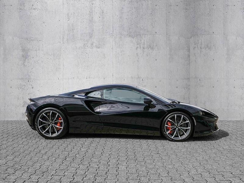 Gebraucht McLaren Artura 700 PS (514 kW) 2023 Onyx black Coupé