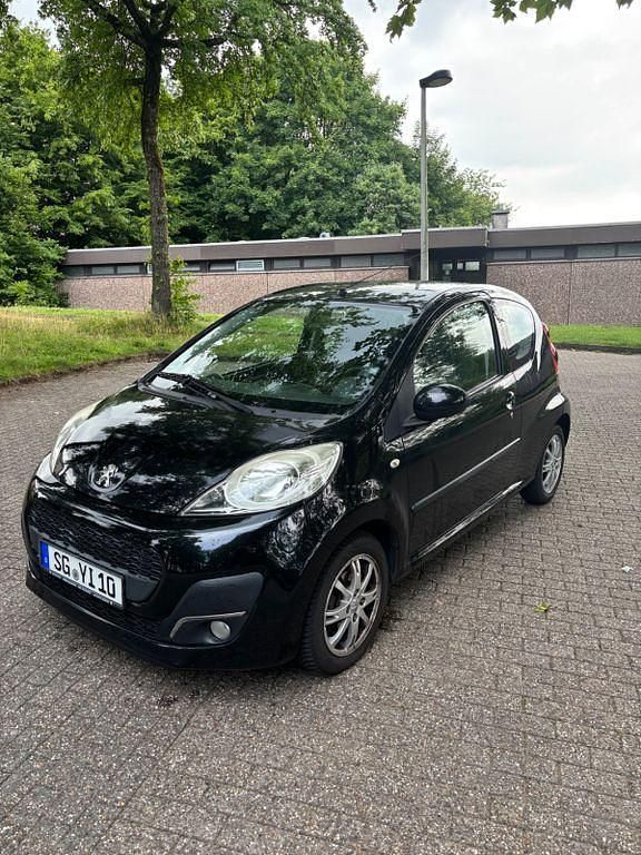 Schwarz Gebraucht 2012 Peugeot 107 Active Kleinwagen | 3.000 € (Fairer Preis) - Bild 1/4