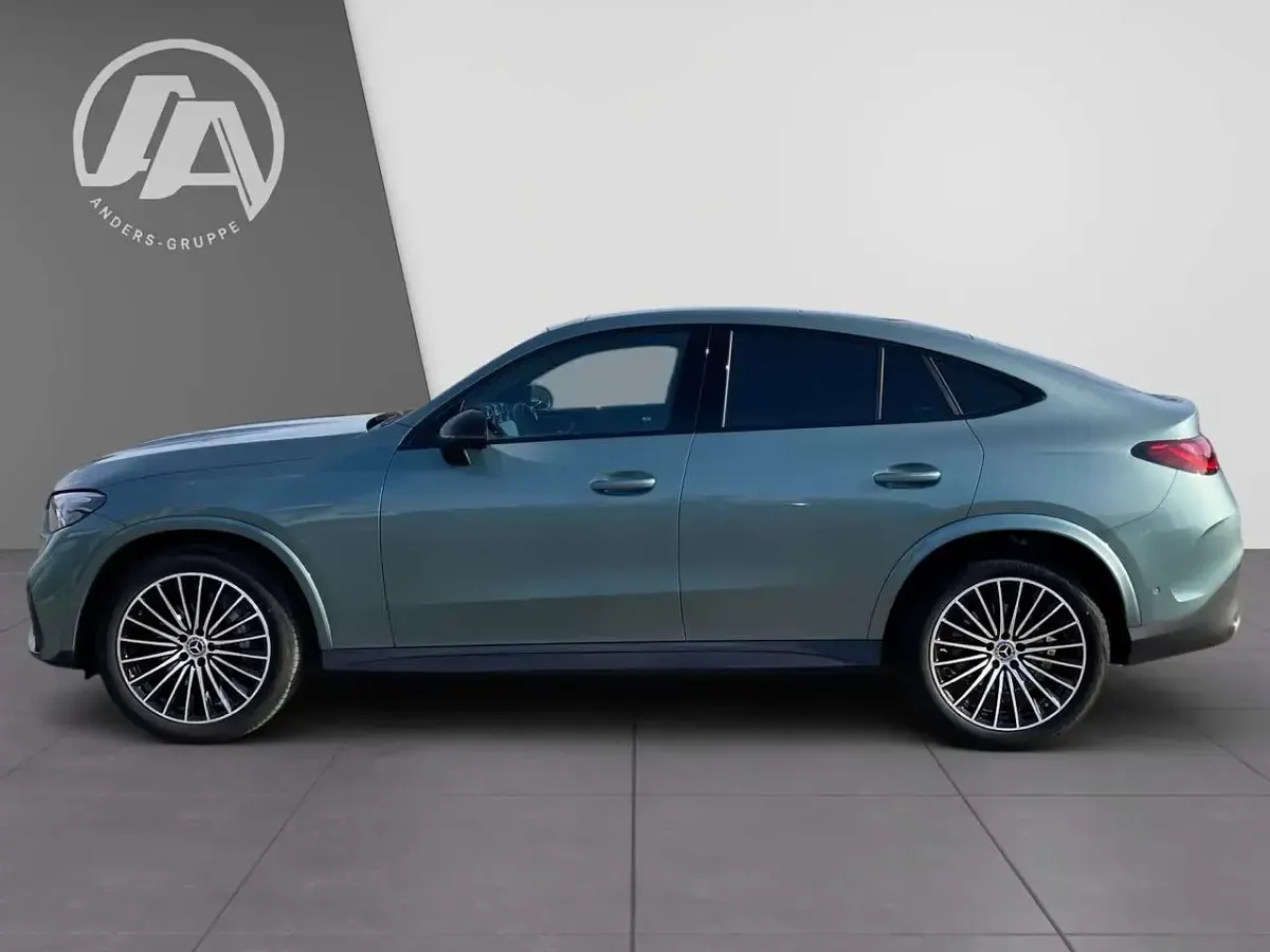 Gebraucht Mercedes GLC300 AMG 269 PS (197 kW) 2025 Verdesilber SUV