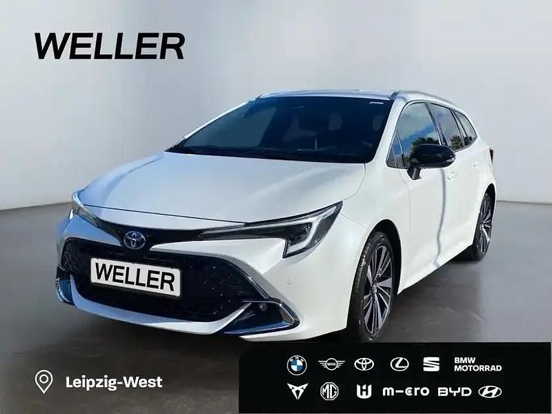 Platinumweiß perleffekt Neu 2025 Toyota Corolla Kombi | 29.480 € (Fairer Preis) - Bild 1/3
