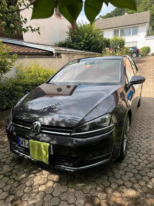 Grau Gebraucht 2015 VW Golf VII Limousine | 12.000 € (Fairer Preis) - Bild 1/4