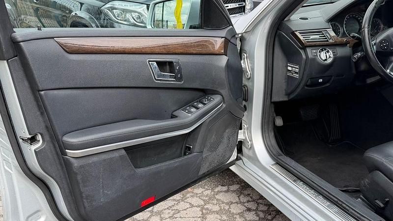 Gebraucht Mercedes E220 170 PS (125 kW) 2010 Silber Kombi