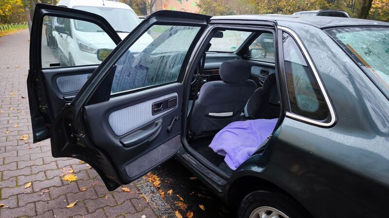 Grün Gebraucht 1992 Ford Scorpio Limousine | 2.800 € - Bild 1/4