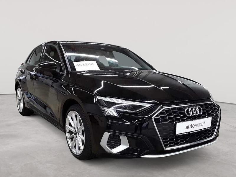 Brillantschwarz Gebraucht 2022 Audi A3 Sportback Advanced Kombi | 23.490 € (Superpreis) - Bild 1/4