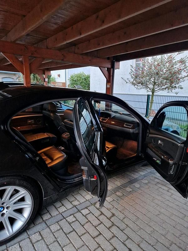 Gebraucht BMW 745 Luxury Line 333 PS (244 kW) 2004 Schwarz Limousine
