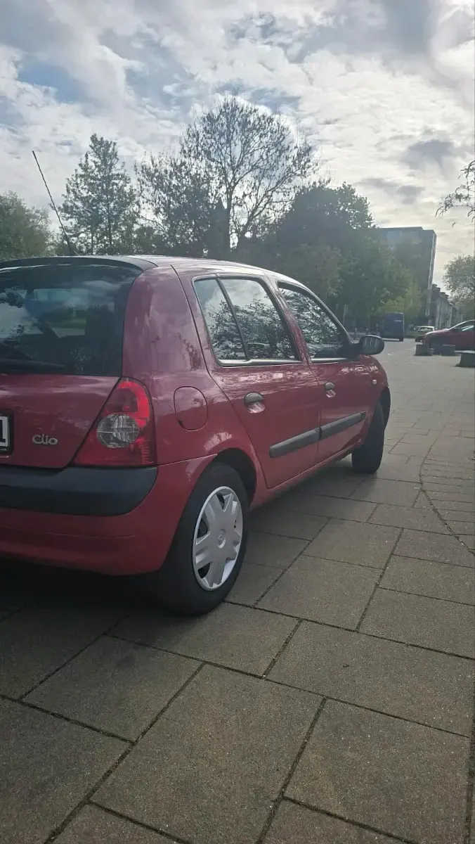 Gebraucht Renault Clio II 75 PS (55 kW) 2004 Rot Limousine