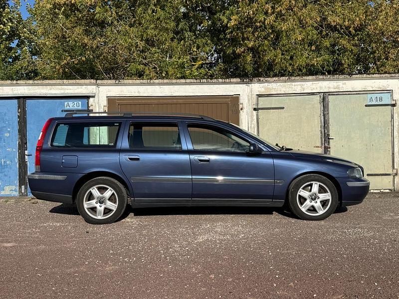 Gebraucht Volvo V70 Comfort 131 PS (96 kW) 2002 Blau Kombi