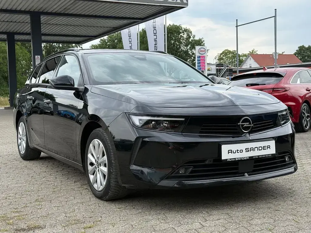 Gebraucht Opel Astra Enjoy 131 PS (96 kW) 2024 Schwarz Kleinwagen