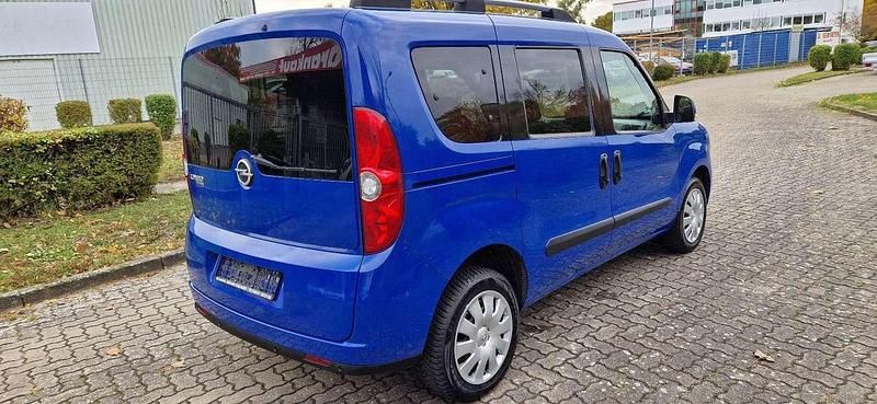 Second-hand Opel Combo Edition 95 CP (69 kW) 2015 Albastru Monovolum