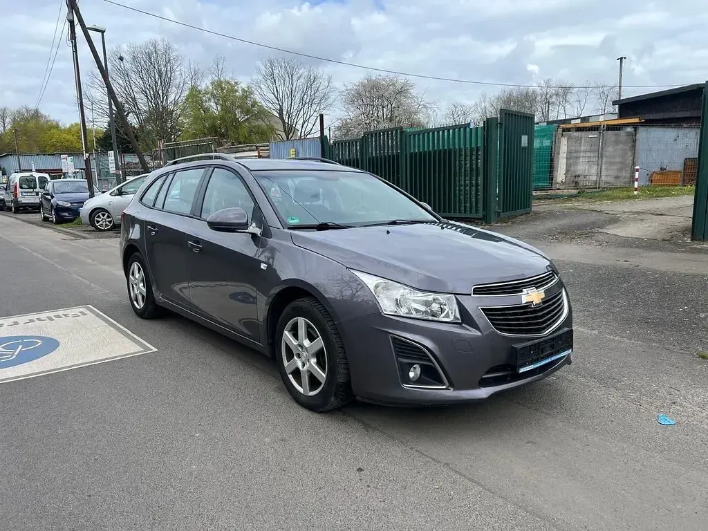 Gebraucht Chevrolet Cruze LT 131 PS (96 kW) 2013 Grau Kombi