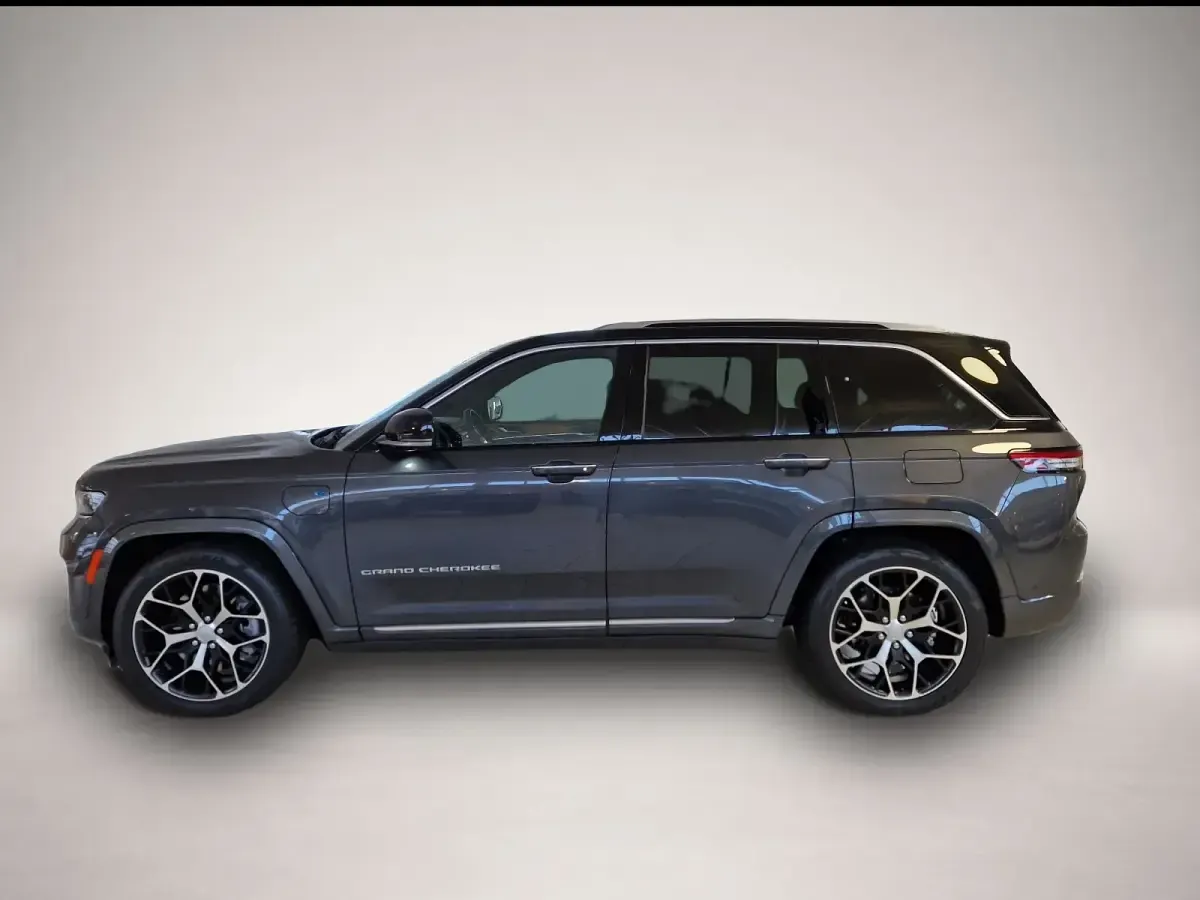 Gebraucht Jeep Grand Cherokee Summit 379 PS (278 kW) 2024 Grau SUV