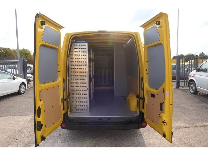 Gebraucht Renault Master 131 PS (96 kW) 2017 Gelb Van