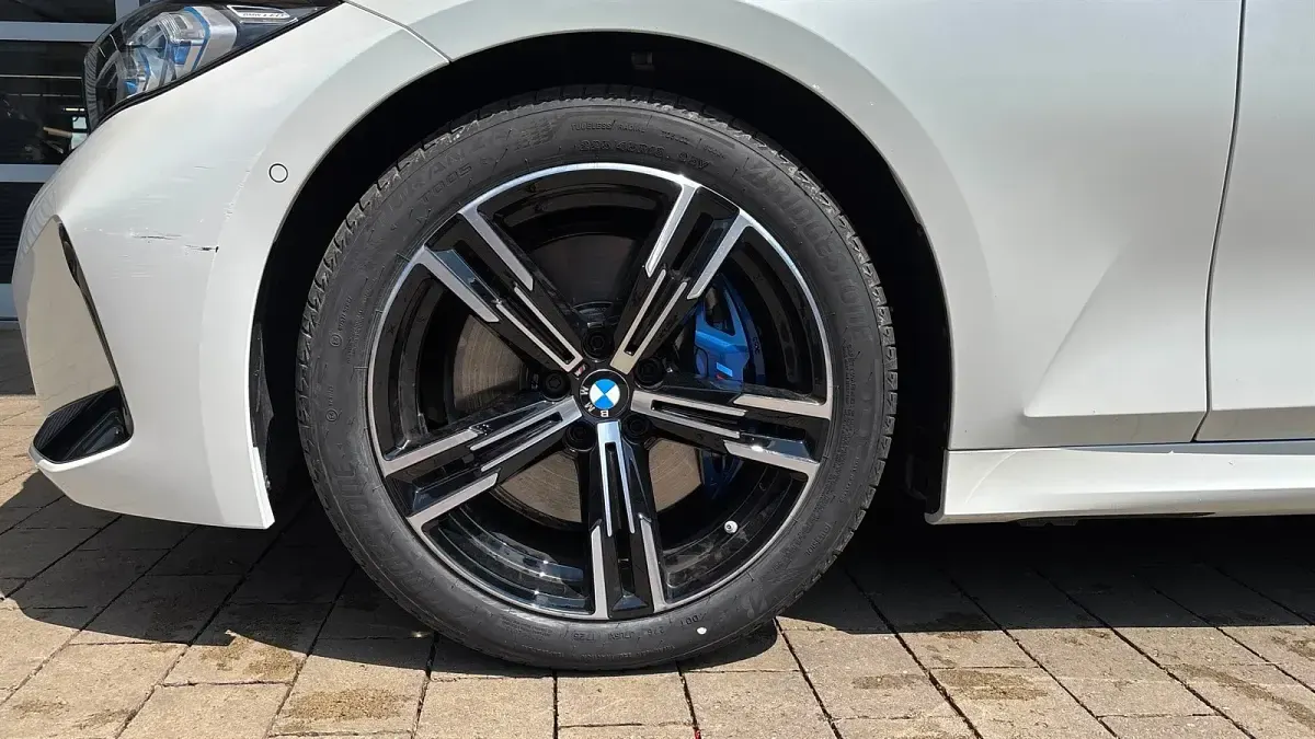 Gebraucht BMW M340 Efficient Dynamics 340 PS (250 kW) 2025 Mineralweiß metallic Limousine