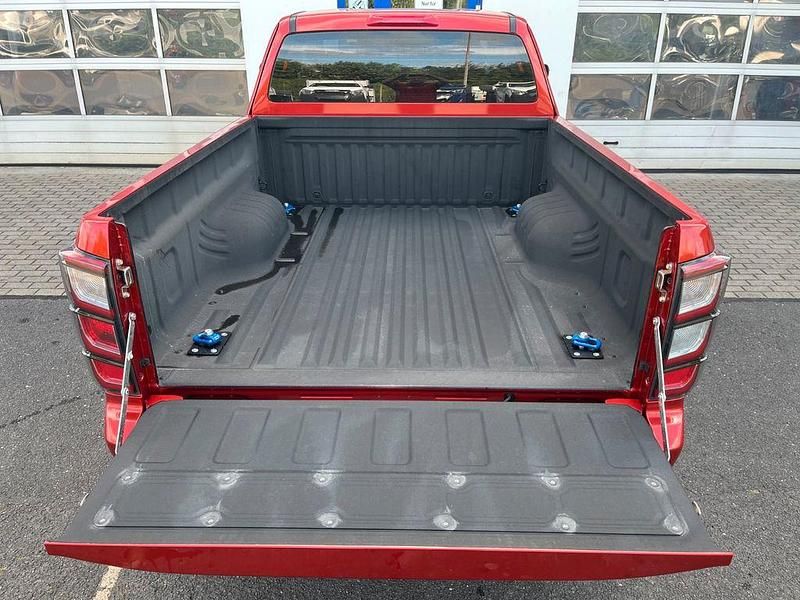 Neu Isuzu D-Max 163 PS (119 kW) 2025 Orange Abholung