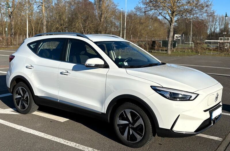 Weiß Gebraucht 2022 MG ZS Limousine | 20.500 € (Etwas zu teuer) - Bild 1/4